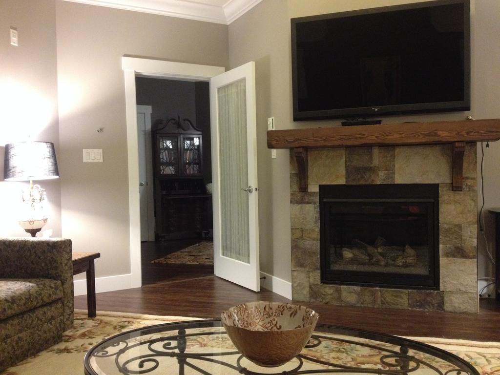 Brookside Inn Boutique Hotel Abbotsford Bagian luar foto