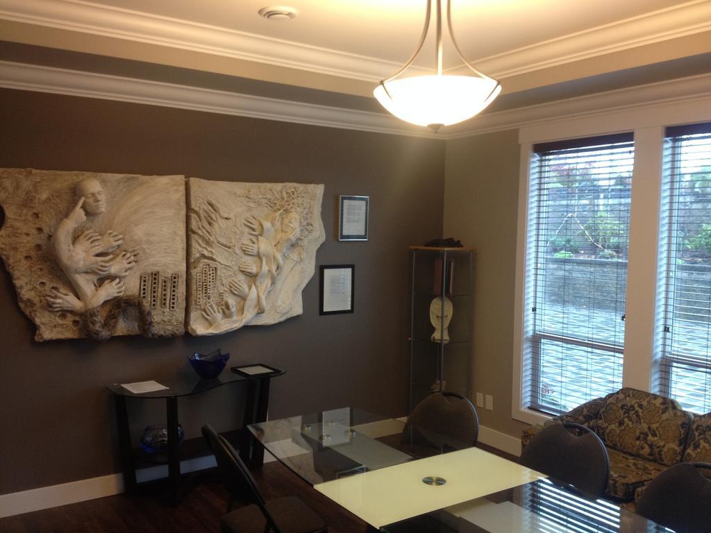Brookside Inn Boutique Hotel Abbotsford Bagian luar foto