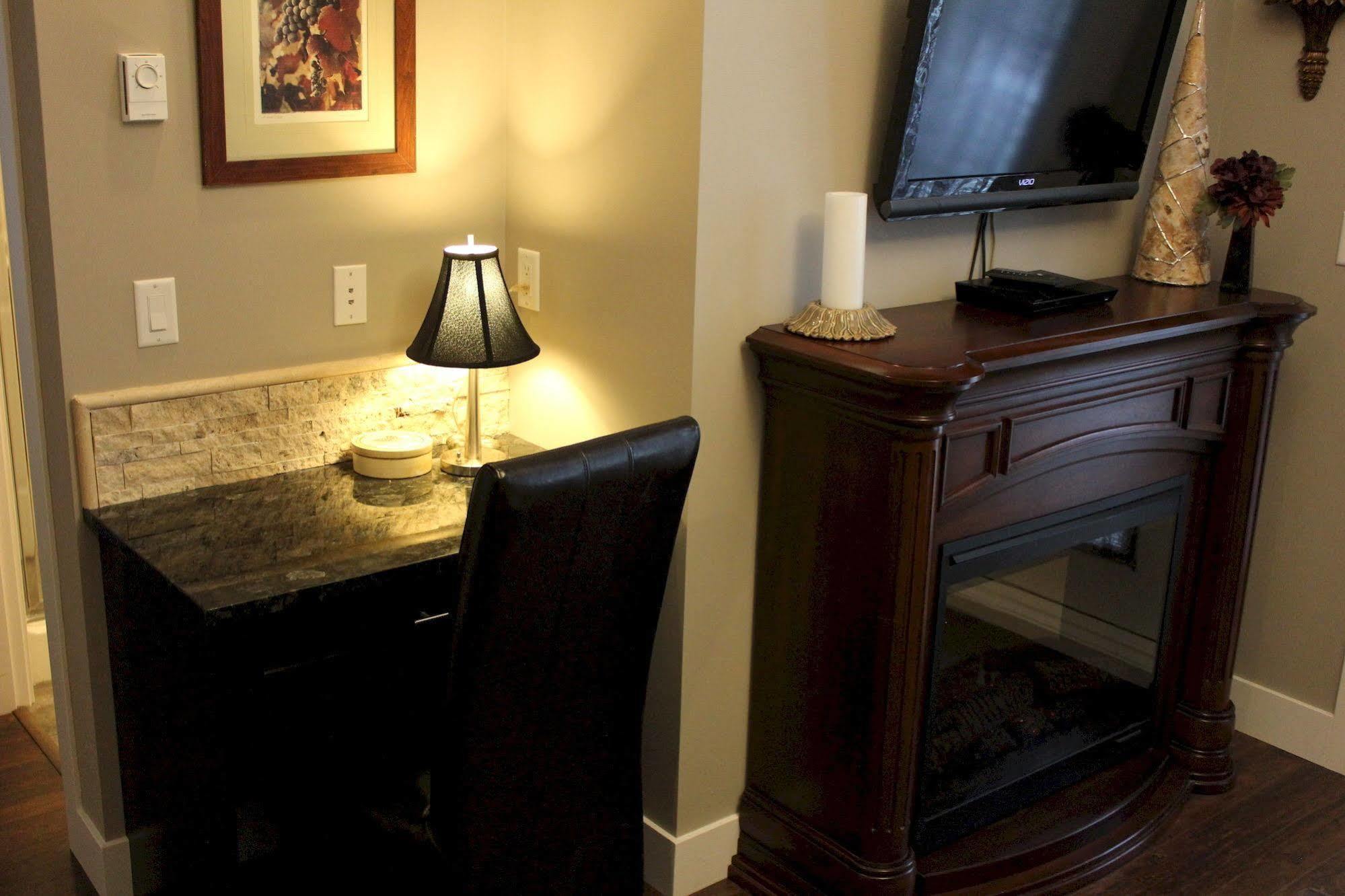 Brookside Inn Boutique Hotel Abbotsford Bagian luar foto
